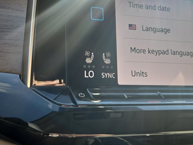 2026 Volkswagen Atlas 2.0T SE Technology Image 8 of 10