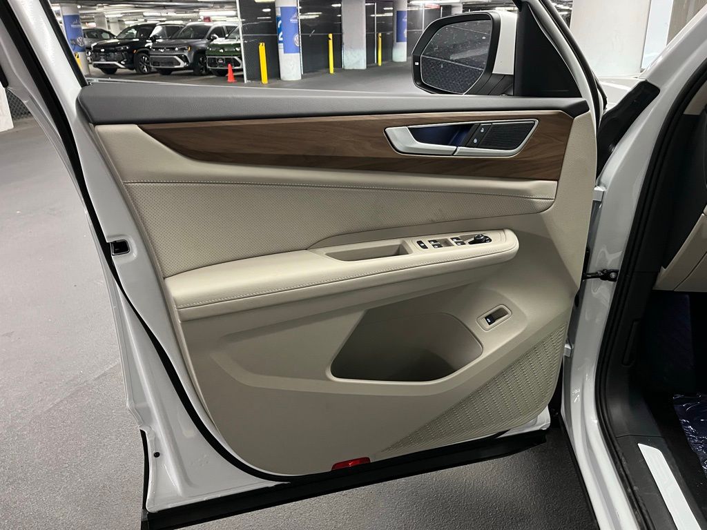 2026 Volkswagen Atlas 2.0T SE Technology Image 26 of 40