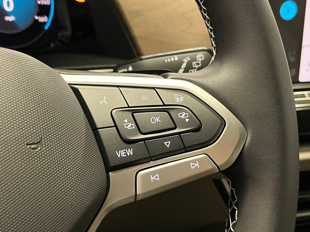 2026 Volkswagen Atlas 2.0T SE Technology Image 34 of 40