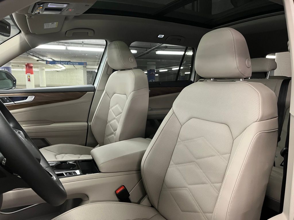 2026 Volkswagen Atlas 2.0T SE Technology Image 14 of 40