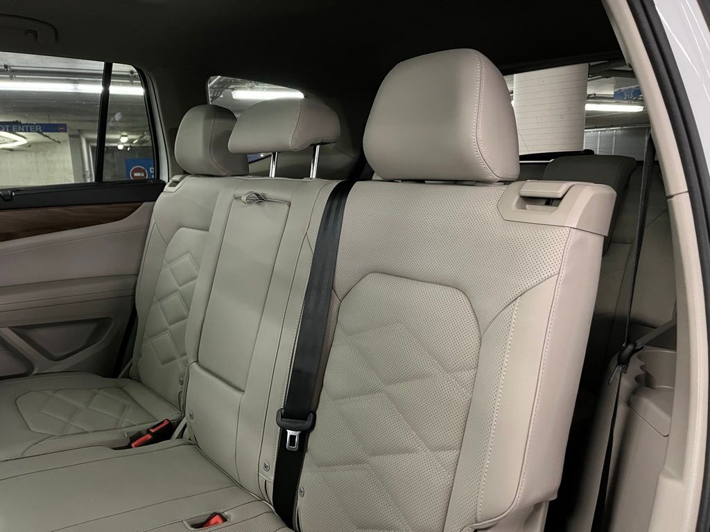 2026 Volkswagen Atlas 2.0T SE Technology Image 13 of 40