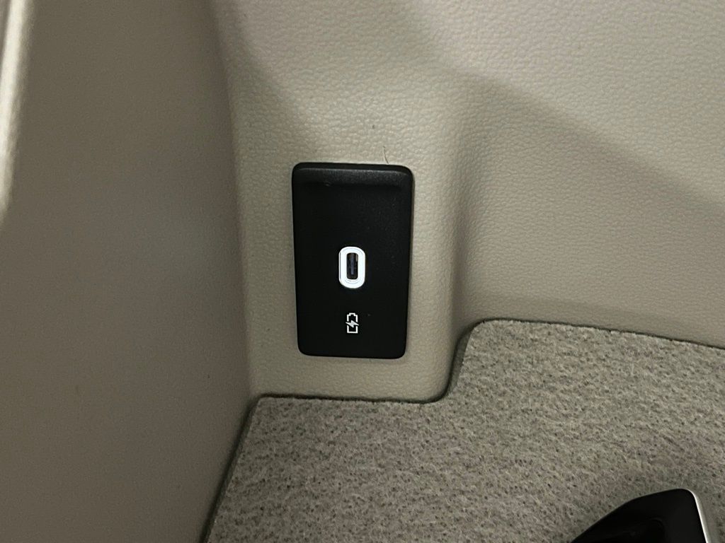 2026 Volkswagen Atlas 2.0T SE Technology Image 32 of 40