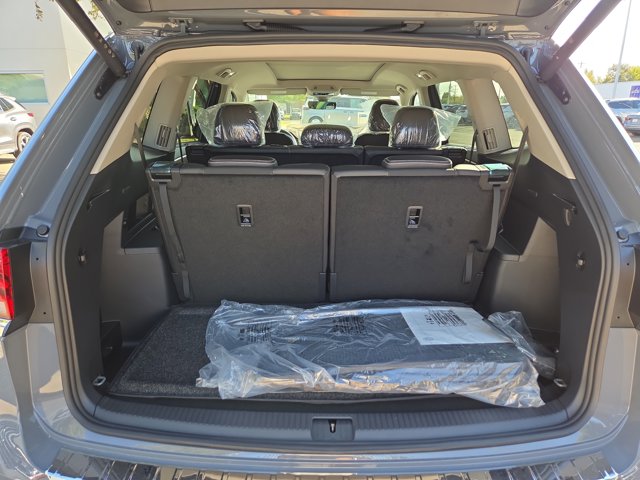 2026 Volkswagen Atlas 2.0T SE Technology Image 4 of 10