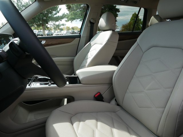 2026 Volkswagen Atlas 2.0T SE Technology Image 6 of 12