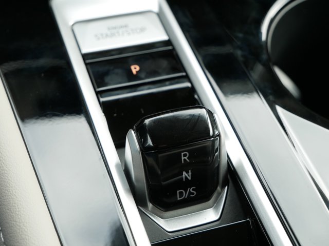 2026 Volkswagen Atlas 2.0T SE Technology Image 10 of 12