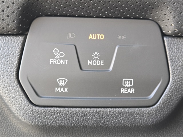 2026 Volkswagen Atlas 2.0T SE Technology Image 12 of 13