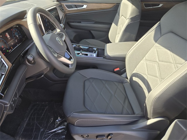 2026 Volkswagen Atlas 2.0T SE Technology Image 6 of 13