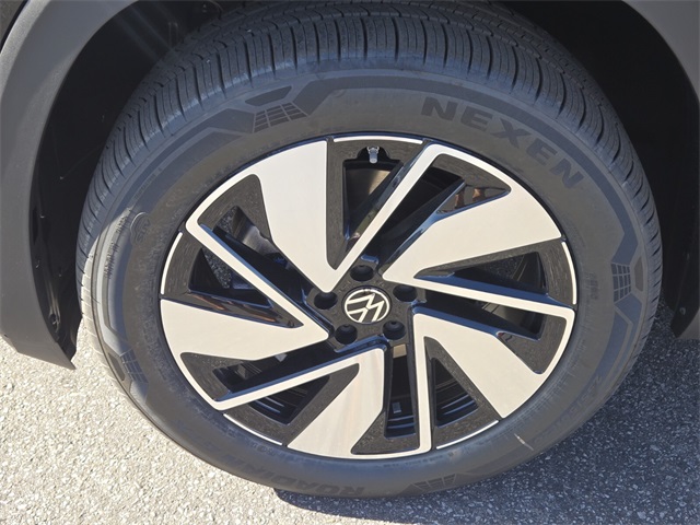 2026 Volkswagen Atlas 2.0T SE Technology Image 4 of 13