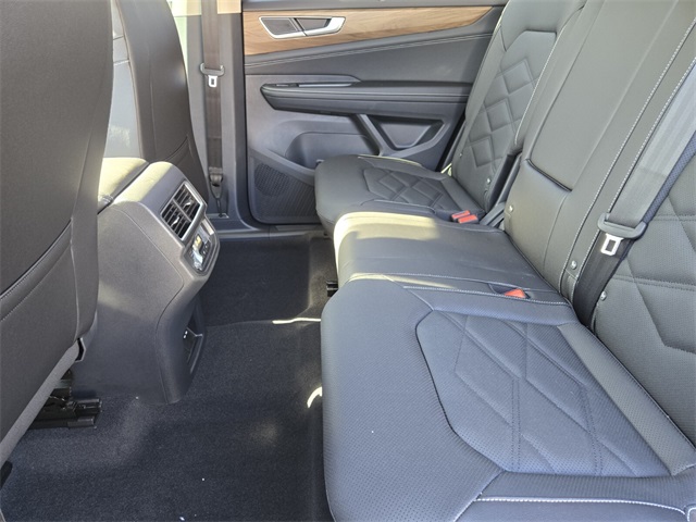 2026 Volkswagen Atlas 2.0T SE Technology Image 5 of 13