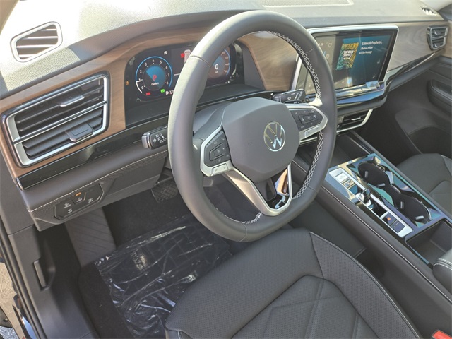 2026 Volkswagen Atlas 2.0T SE Technology Image 7 of 13