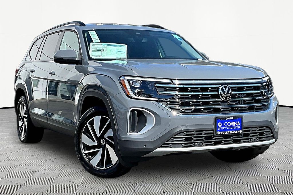 2026 Volkswagen Atlas 2.0T SE Technology Image 3 of 31