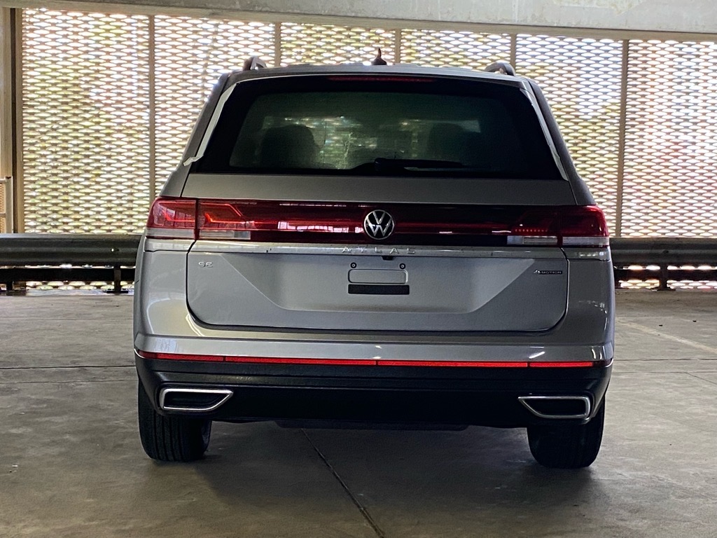 2026 Volkswagen Atlas 2.0T SE Image 4 of 12