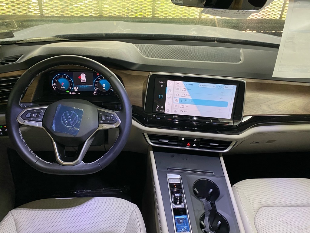 2026 Volkswagen Atlas 2.0T SE Image 6 of 12