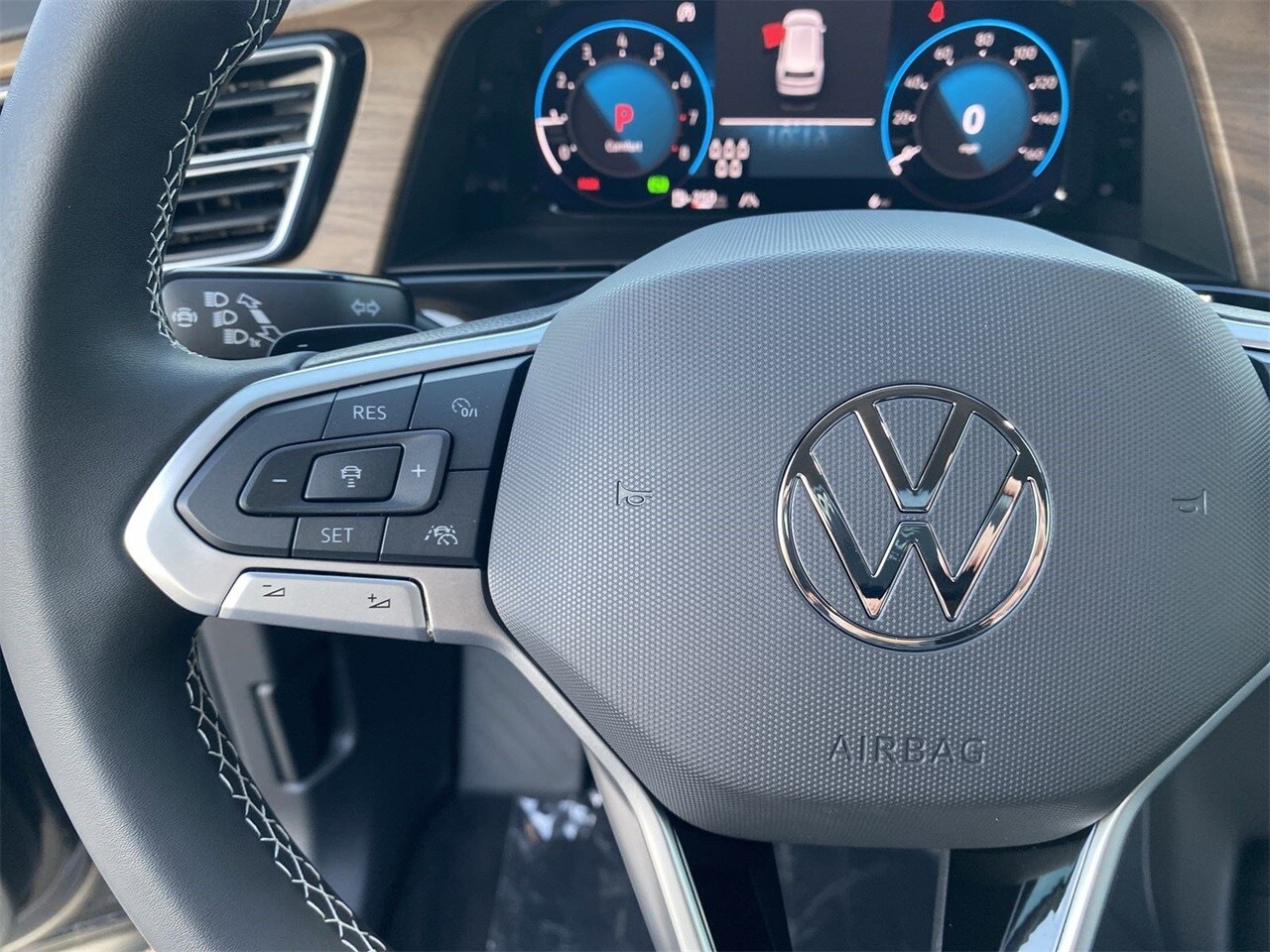 2026 Volkswagen Atlas 2.0T SE Technology Image 18 of 28