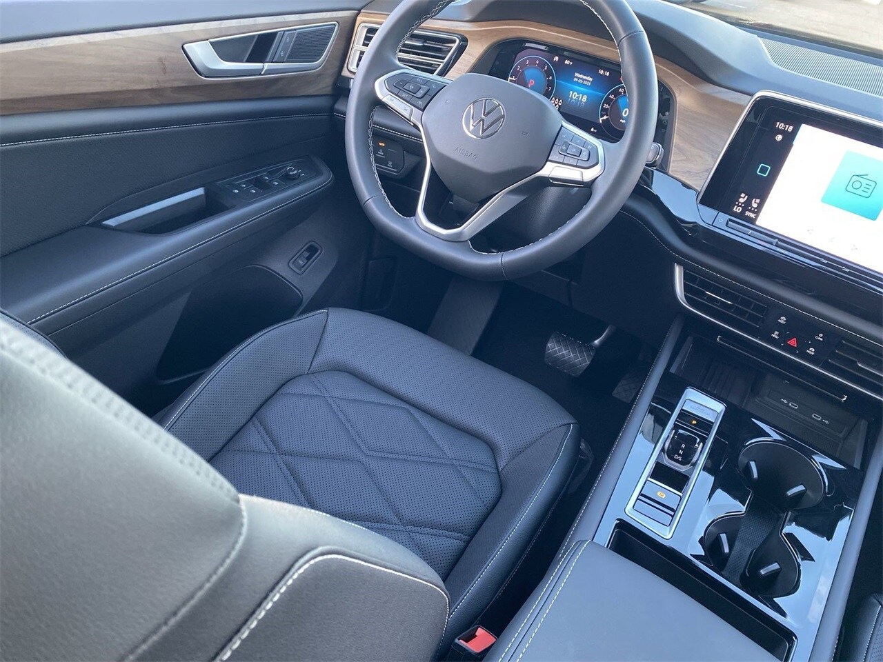 2026 Volkswagen Atlas 2.0T SE Technology Image 15 of 28