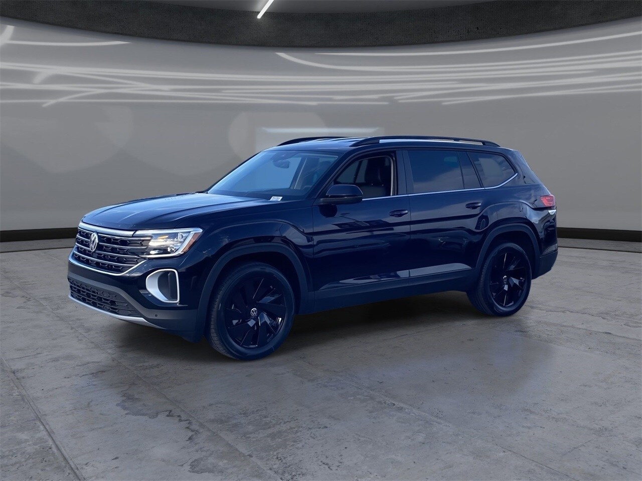 2026 Volkswagen Atlas 2.0T SE Technology Image 2 of 28