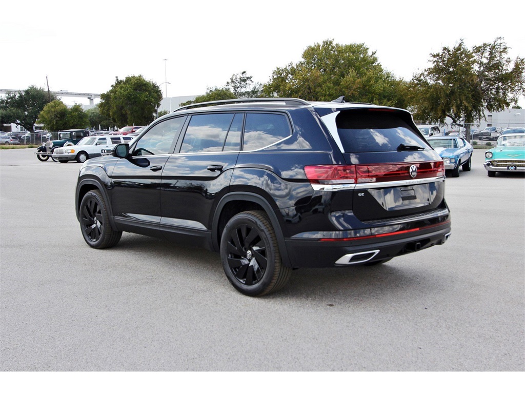 2026 Volkswagen Atlas 2.0T SE Technology Image 8 of 34