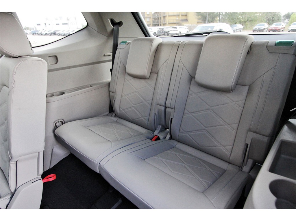 2026 Volkswagen Atlas 2.0T SE Technology Image 14 of 34