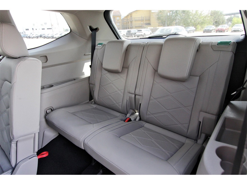 2026 Volkswagen Atlas 2.0T SE Technology Image 15 of 34