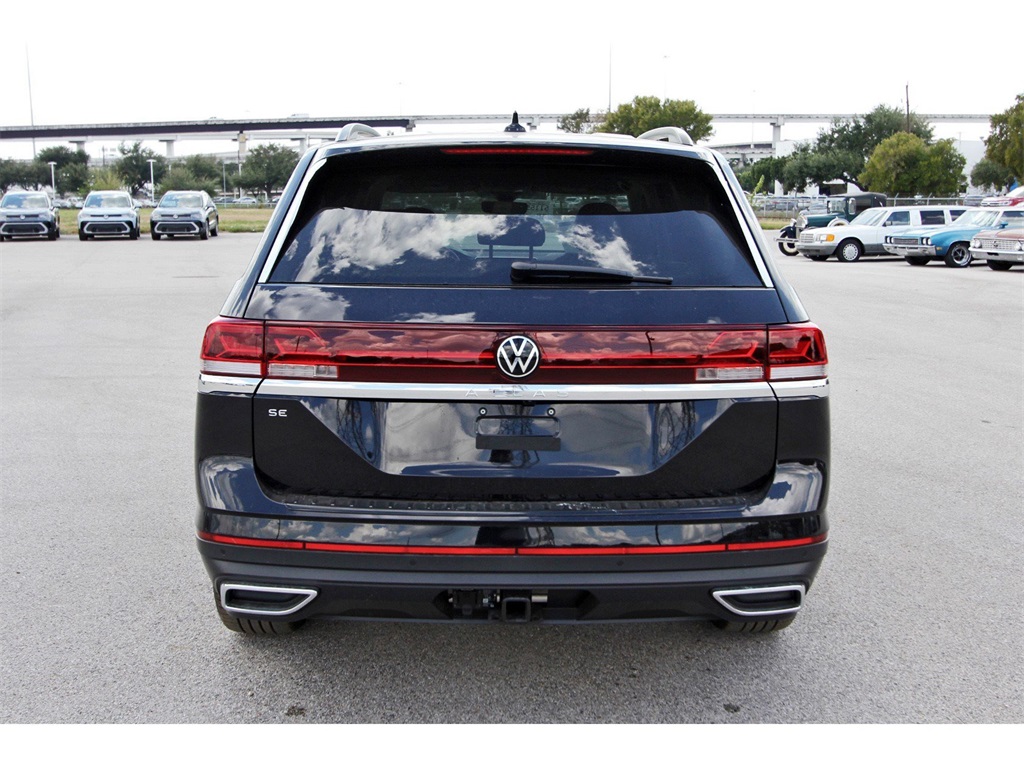 2026 Volkswagen Atlas 2.0T SE Technology Image 7 of 34