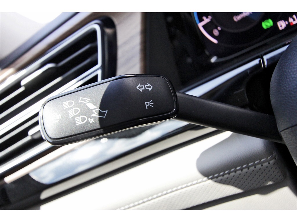 2026 Volkswagen Atlas 2.0T SE Technology Image 26 of 34