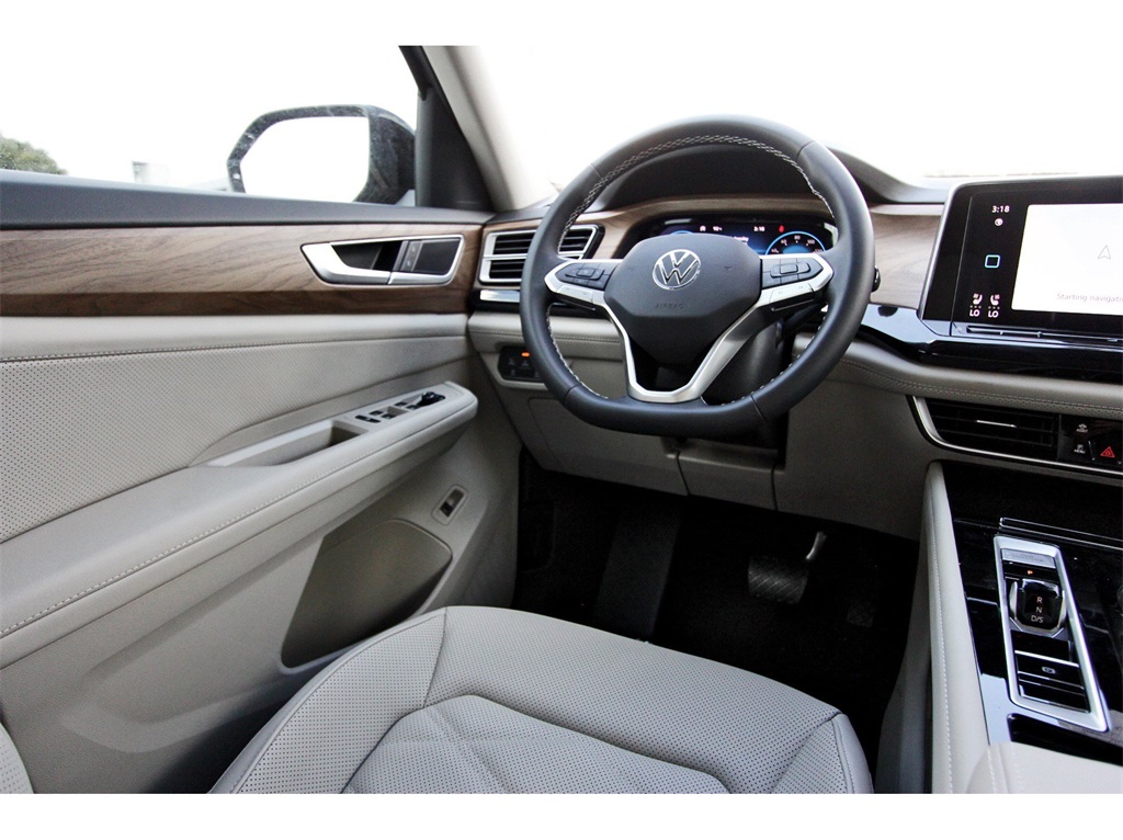 2026 Volkswagen Atlas 2.0T SE Technology Image 17 of 34
