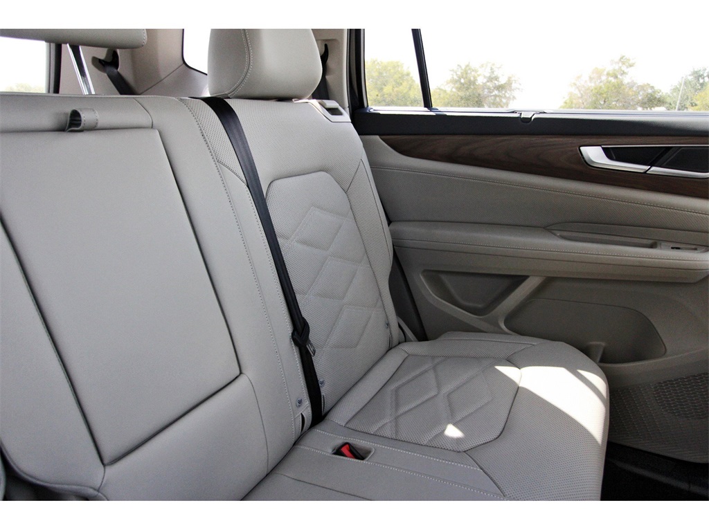 2026 Volkswagen Atlas 2.0T SE Technology Image 11 of 34