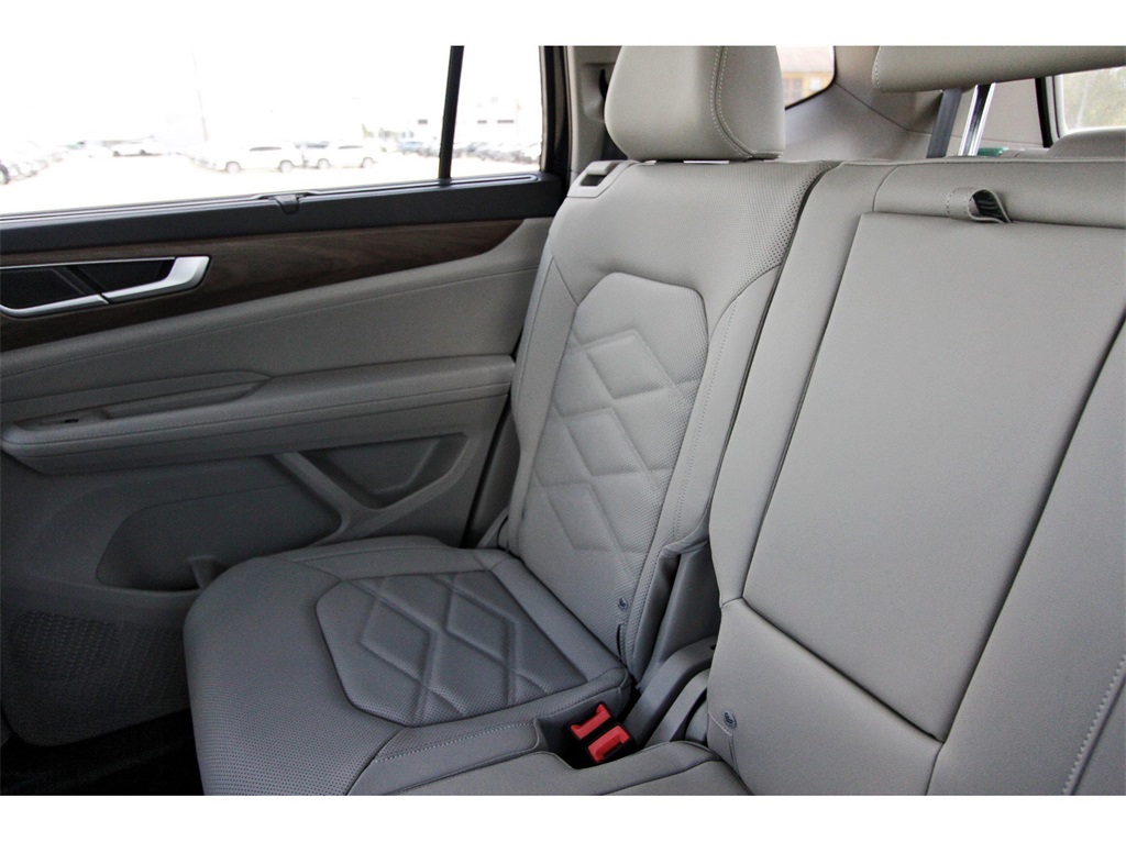 2026 Volkswagen Atlas 2.0T SE Technology Image 12 of 34