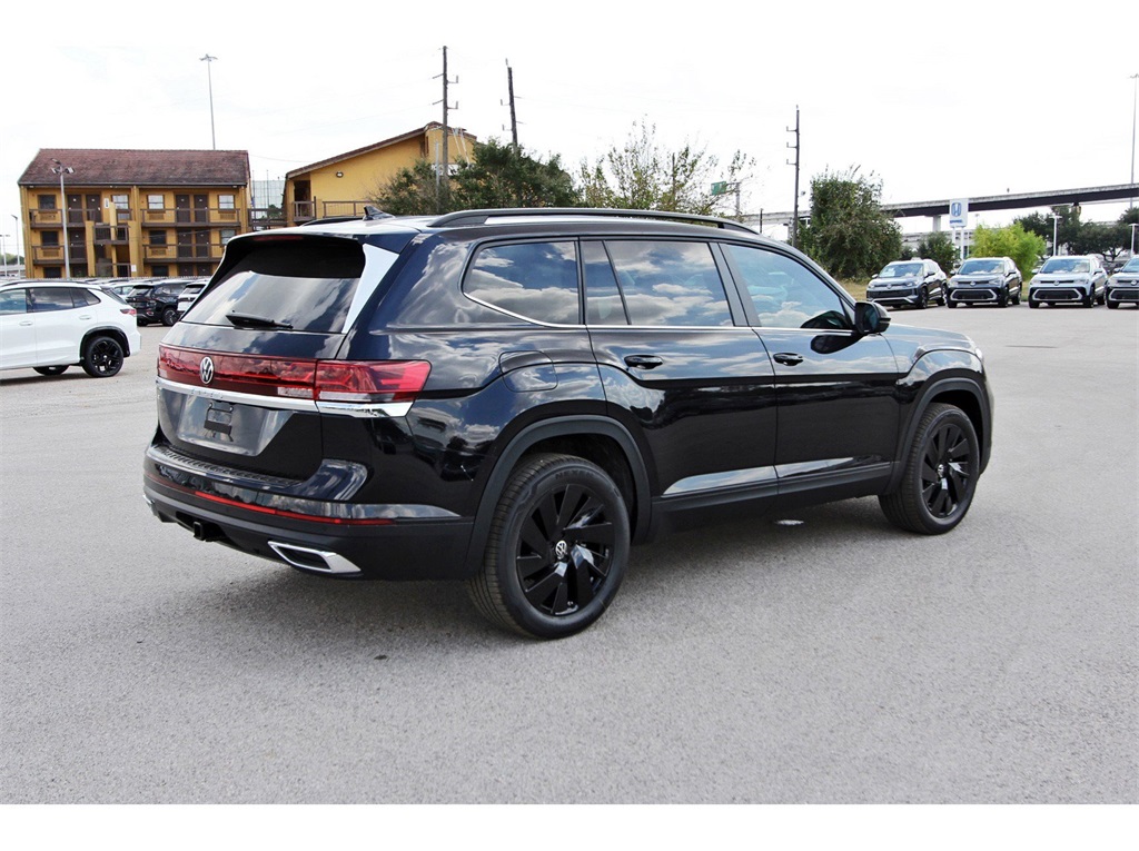 2026 Volkswagen Atlas 2.0T SE Technology Image 6 of 34