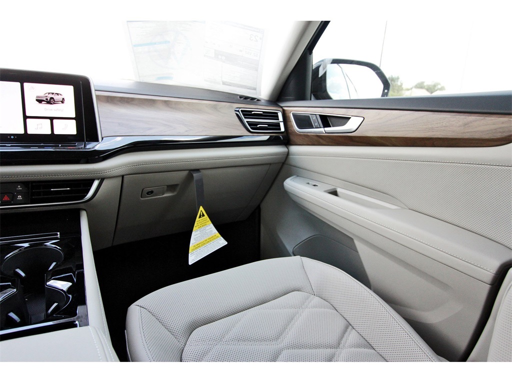 2026 Volkswagen Atlas 2.0T SE Technology Image 18 of 34