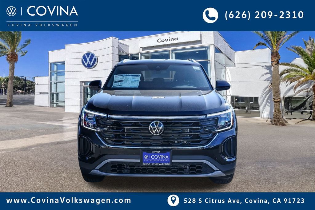 2026 Volkswagen Atlas Cross Sport 2.0T SE Image 2 of 32