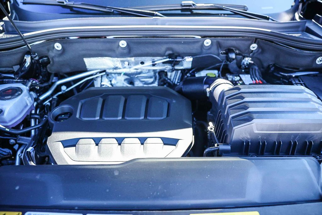 2026 Volkswagen Atlas Cross Sport 2.0T SE Image 7 of 32