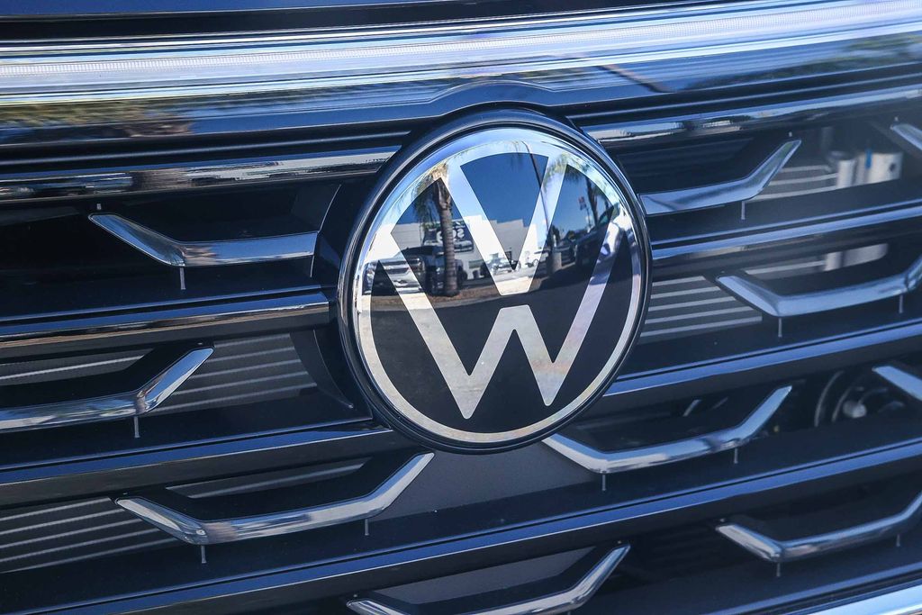 2026 Volkswagen Atlas Cross Sport 2.0T SE Image 26 of 32