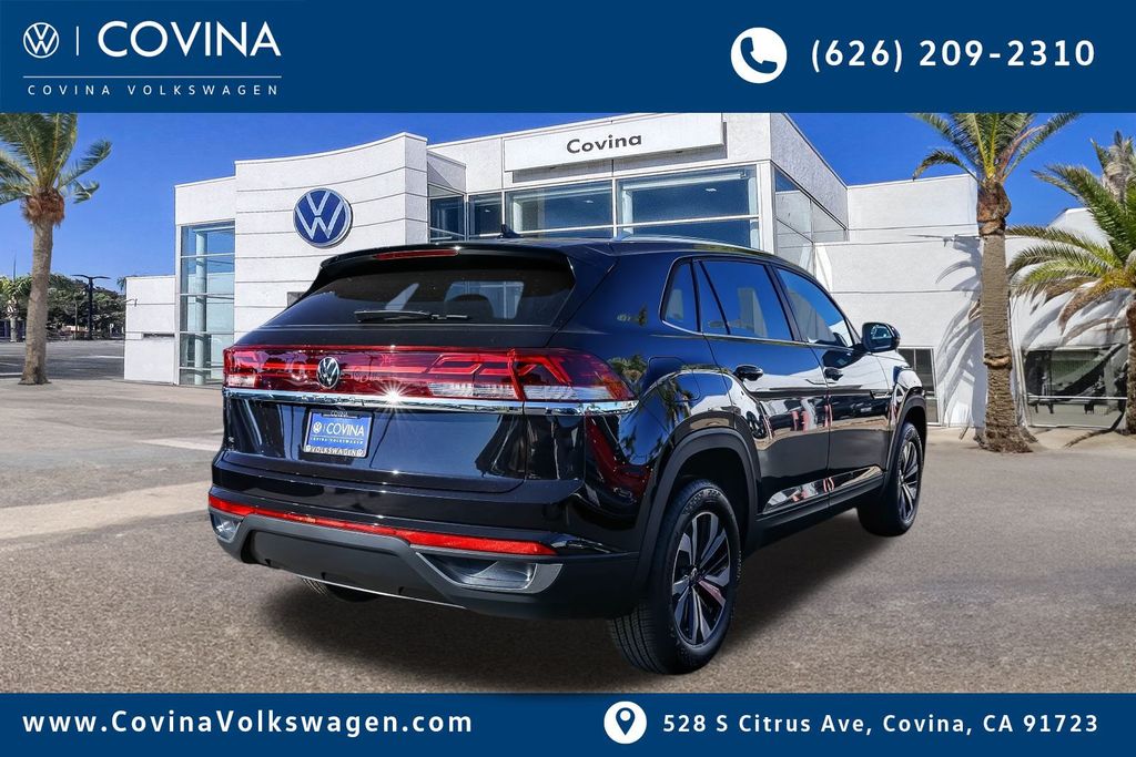 2026 Volkswagen Atlas Cross Sport 2.0T SE Image 4 of 32