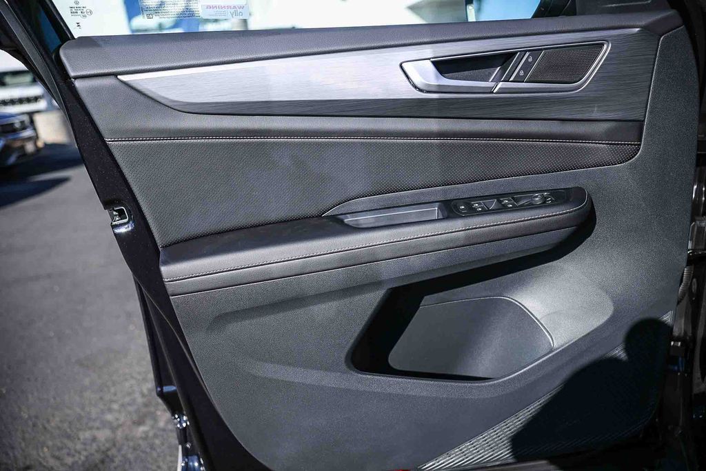 2026 Volkswagen Atlas Cross Sport 2.0T SE Image 21 of 32