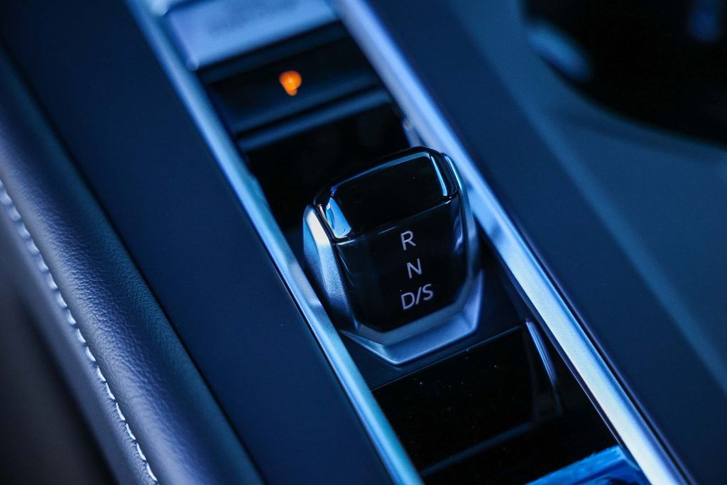 2026 Volkswagen Atlas Cross Sport 2.0T SE Image 30 of 32