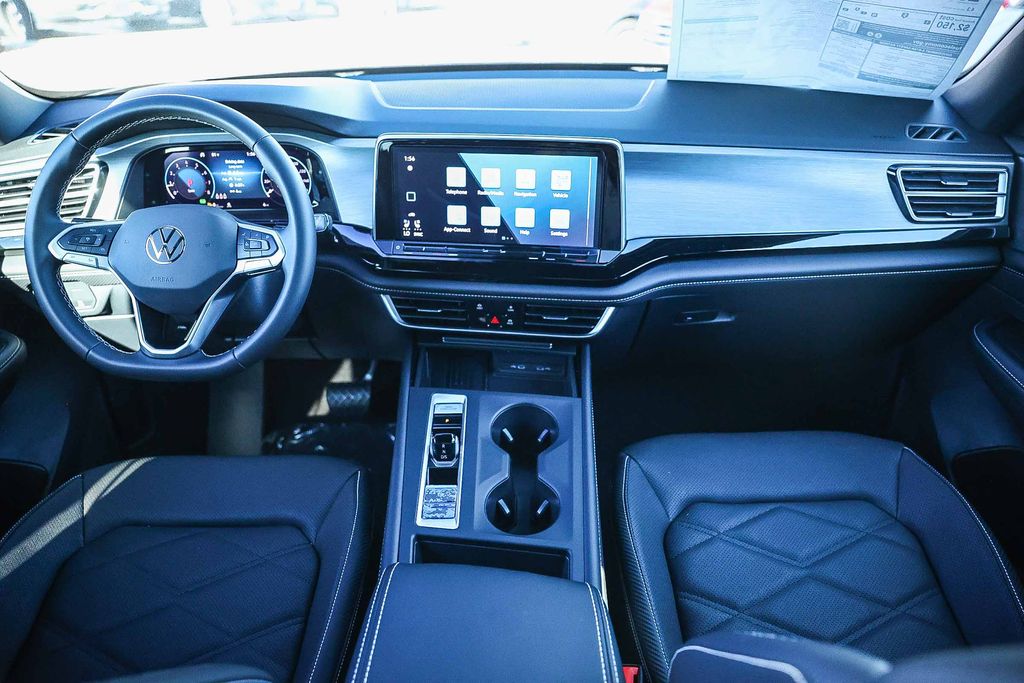 2026 Volkswagen Atlas Cross Sport 2.0T SE Image 15 of 32
