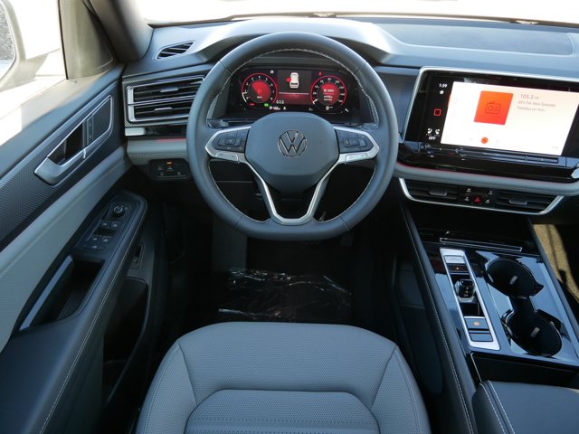2026 Volkswagen Atlas Cross Sport 2.0T SEL Image 7 of 12