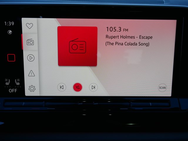 2026 Volkswagen Atlas Cross Sport 2.0T SEL Image 9 of 12