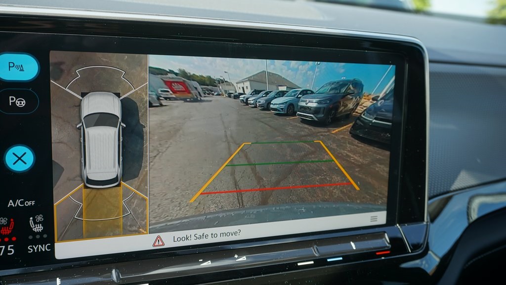 2026 Volkswagen Atlas Cross Sport 2.0T SEL Premium R-Line Image 12 of 22