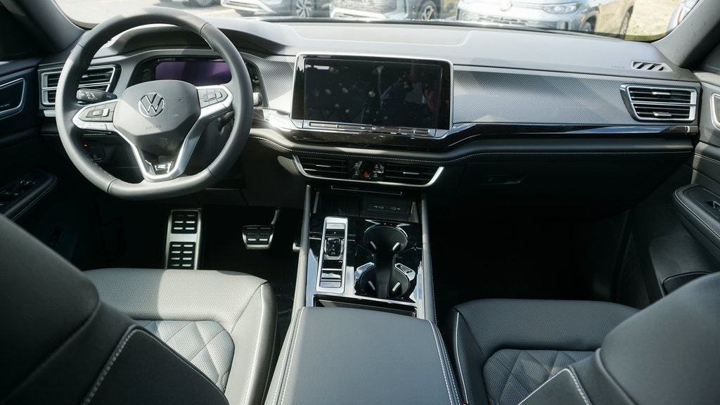 2026 Volkswagen Atlas Cross Sport 2.0T SEL Premium R-Line Image 10 of 22