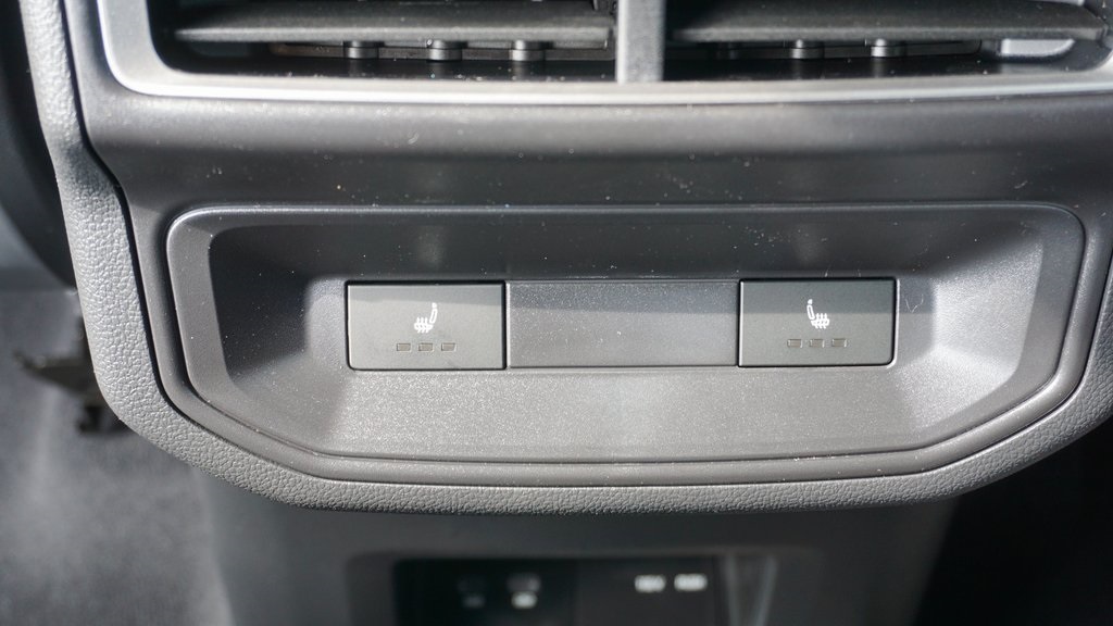 2026 Volkswagen Atlas Cross Sport 2.0T SEL Premium R-Line Image 16 of 22