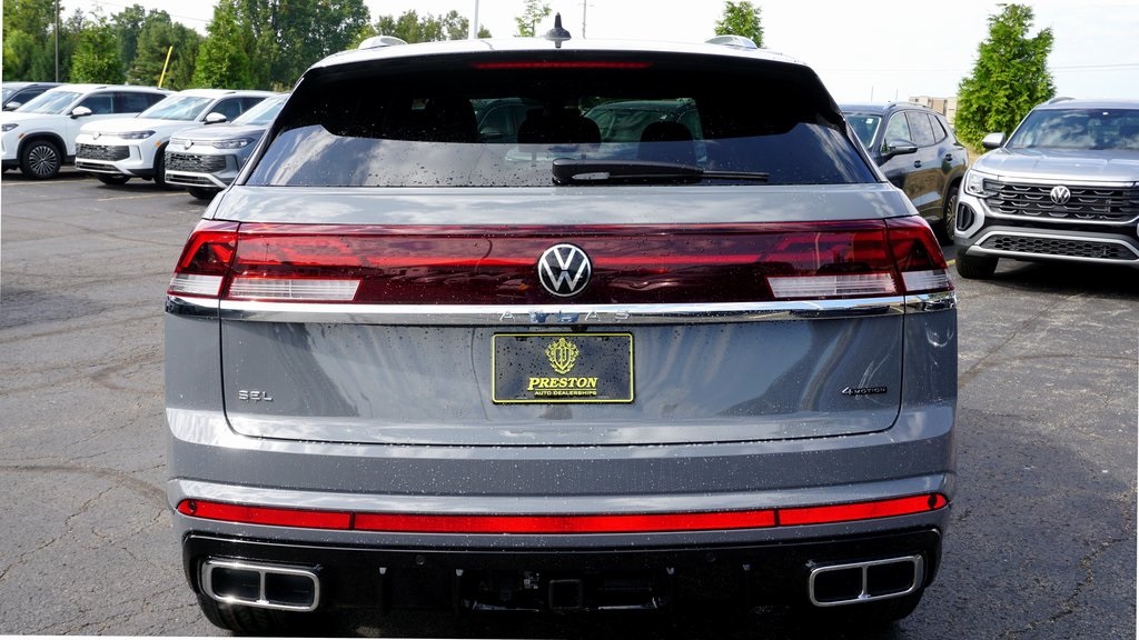 2026 Volkswagen Atlas Cross Sport 2.0T SEL Premium R-Line Image 4 of 22