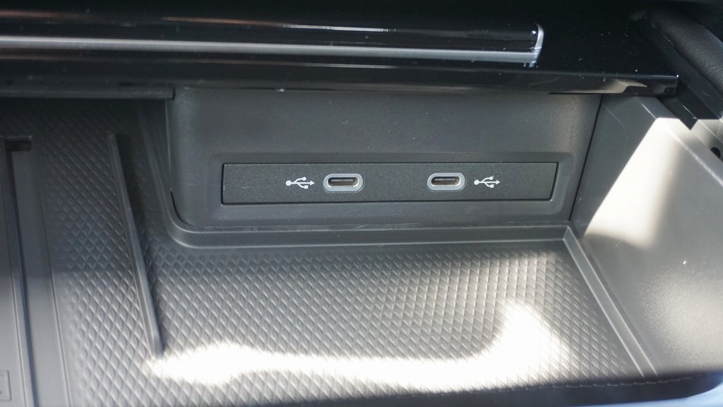 2026 Volkswagen Atlas Cross Sport 2.0T SEL Premium R-Line Image 20 of 22