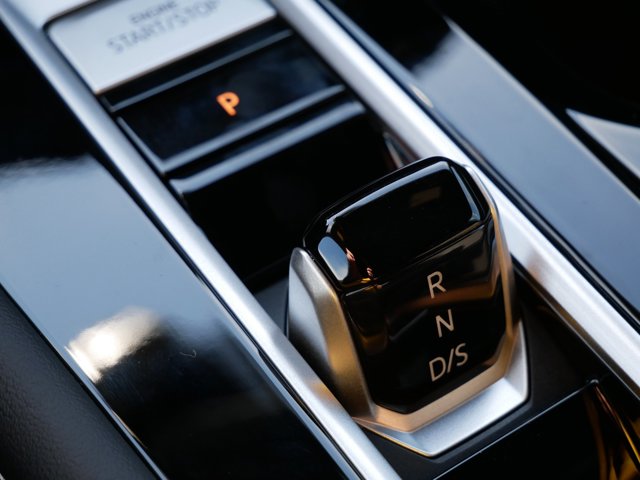 2026 Volkswagen Atlas Cross Sport 2.0T SEL R-Line Black Image 13 of 13