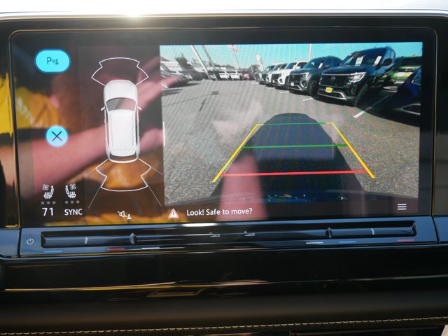 2026 Volkswagen Atlas Cross Sport 2.0T SEL R-Line Black Image 7 of 13