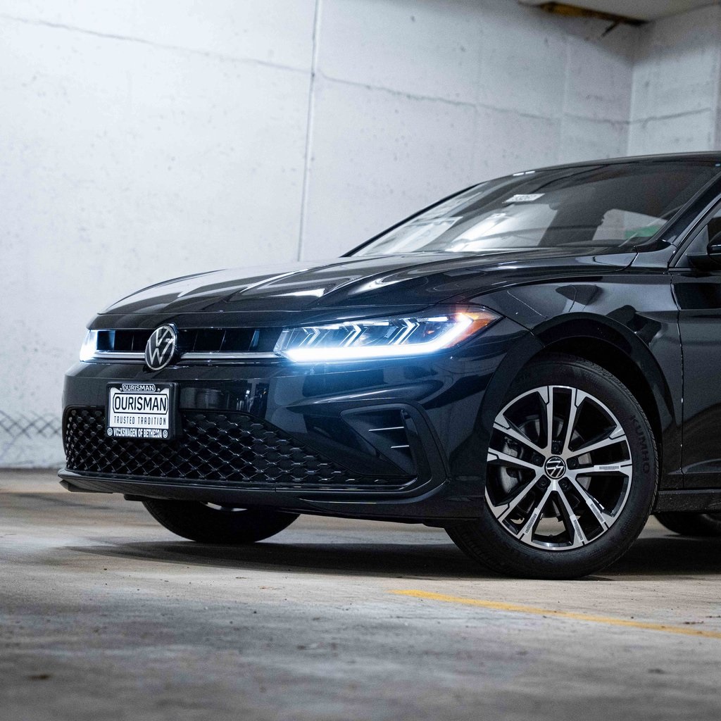 2026 Volkswagen Jetta Sport Image 5 of 30