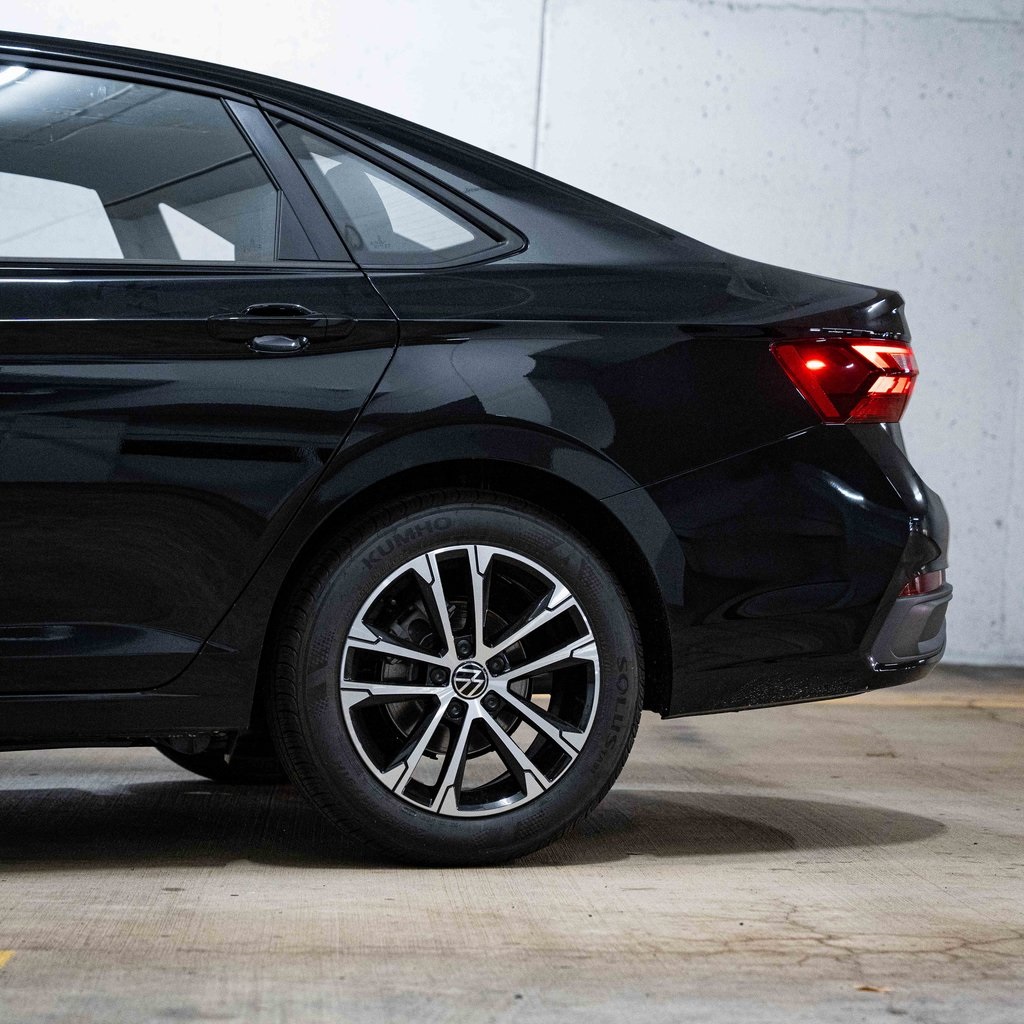 2026 Volkswagen Jetta Sport Image 2 of 30