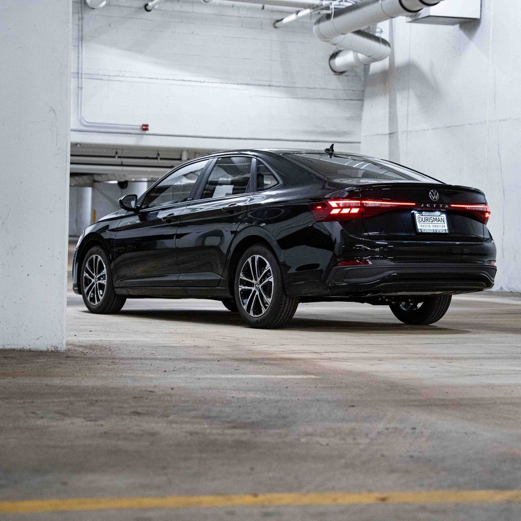 2026 Volkswagen Jetta Sport Image 4 of 30