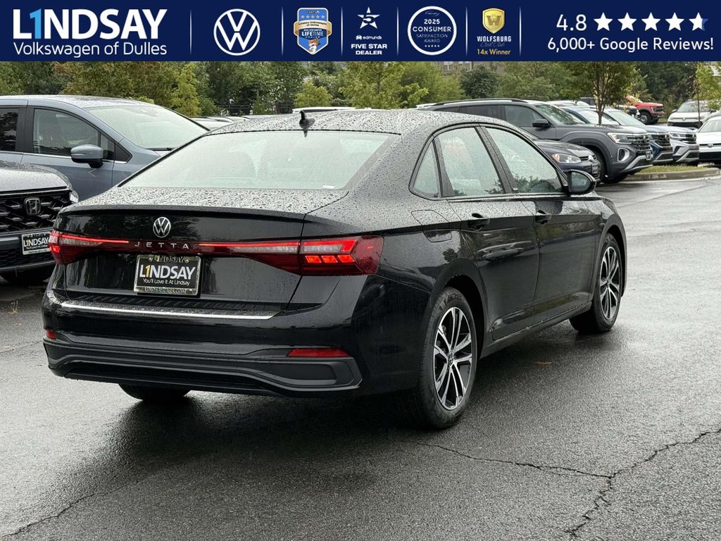 2026 Volkswagen Jetta Sport Image 4 of 22